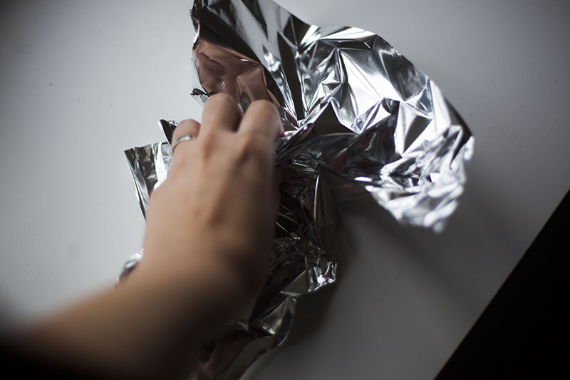 aluminum-foil-home-made-cat-toy-diy-how-to