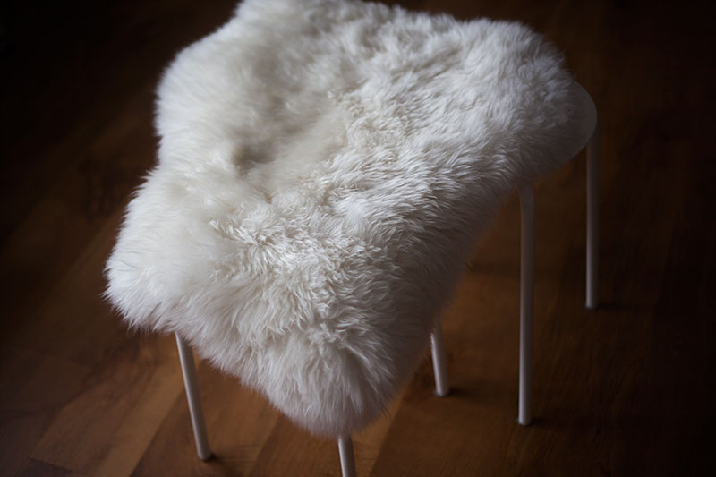 cat-seat-hack-diy-ikea-marius-stool-rens-sheepskin